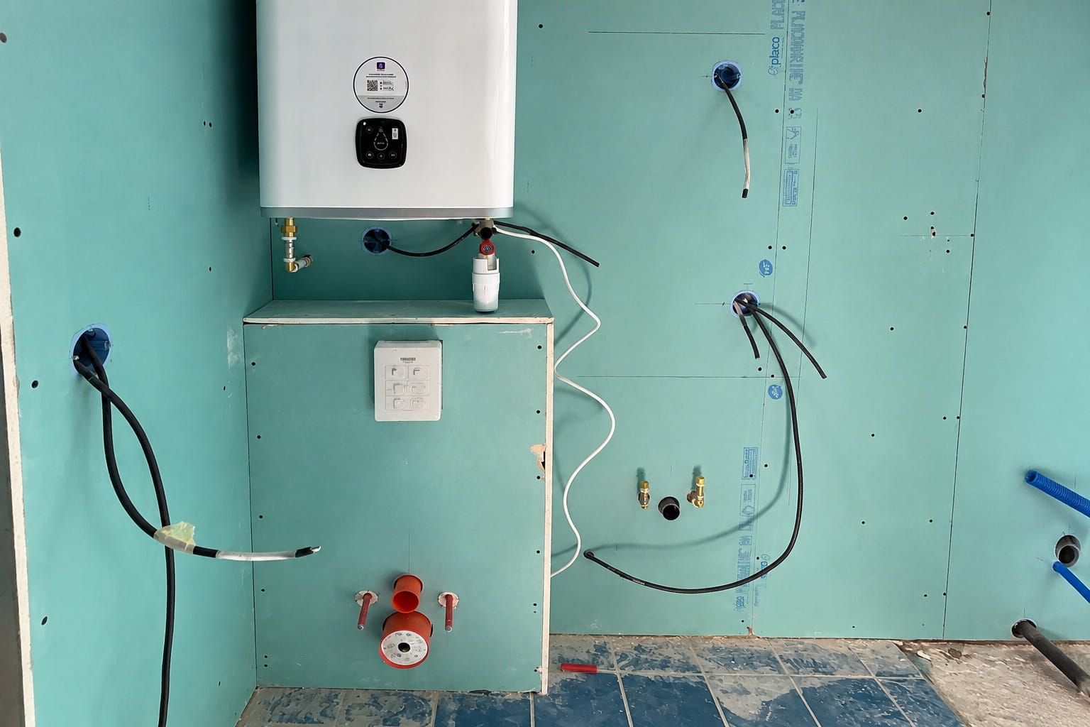 Installation d’un chauffe-eau mural à Saint-André-de-Cubzac – production d’eau chaude sanitaire